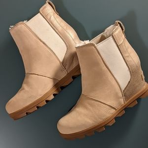 Sorel Joan of Arctic Wedge II Chelsea Lux in Natural Tan